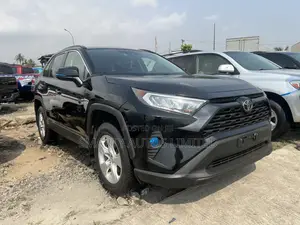 Toyota RAV4 XLE Premium 2022 Black