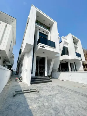 5bdrm Duplex in Chevron for sale