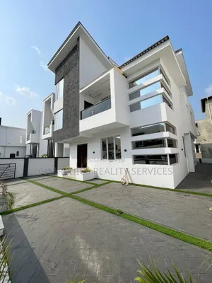 5bdrm Duplex in Chevron for sale