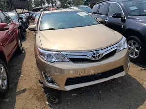 Toyota Camry 2012 Gold