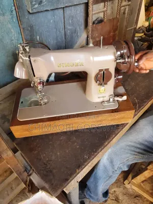 Singer Straight Sewing Machine