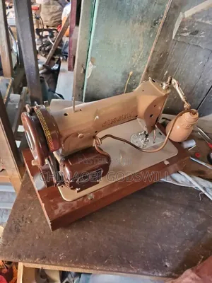 Singer Straight Sewing Machine
