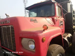 Mack Truck Tipper Very Sound