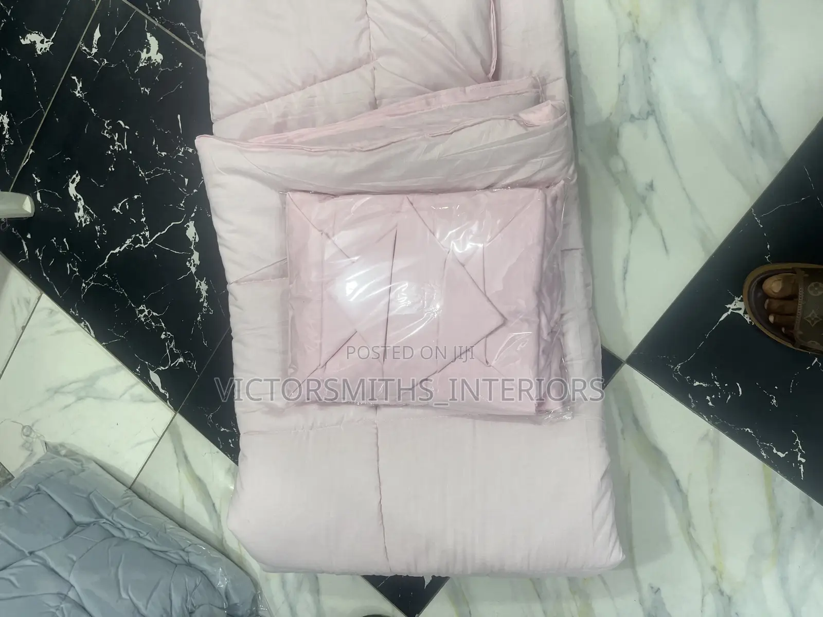 Queen Size Sets of Duvet and Bedsheets