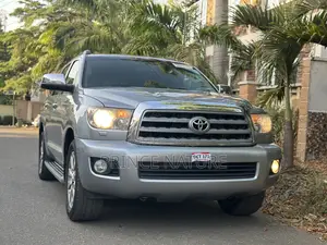 Toyota Sequoia 2013 Silver