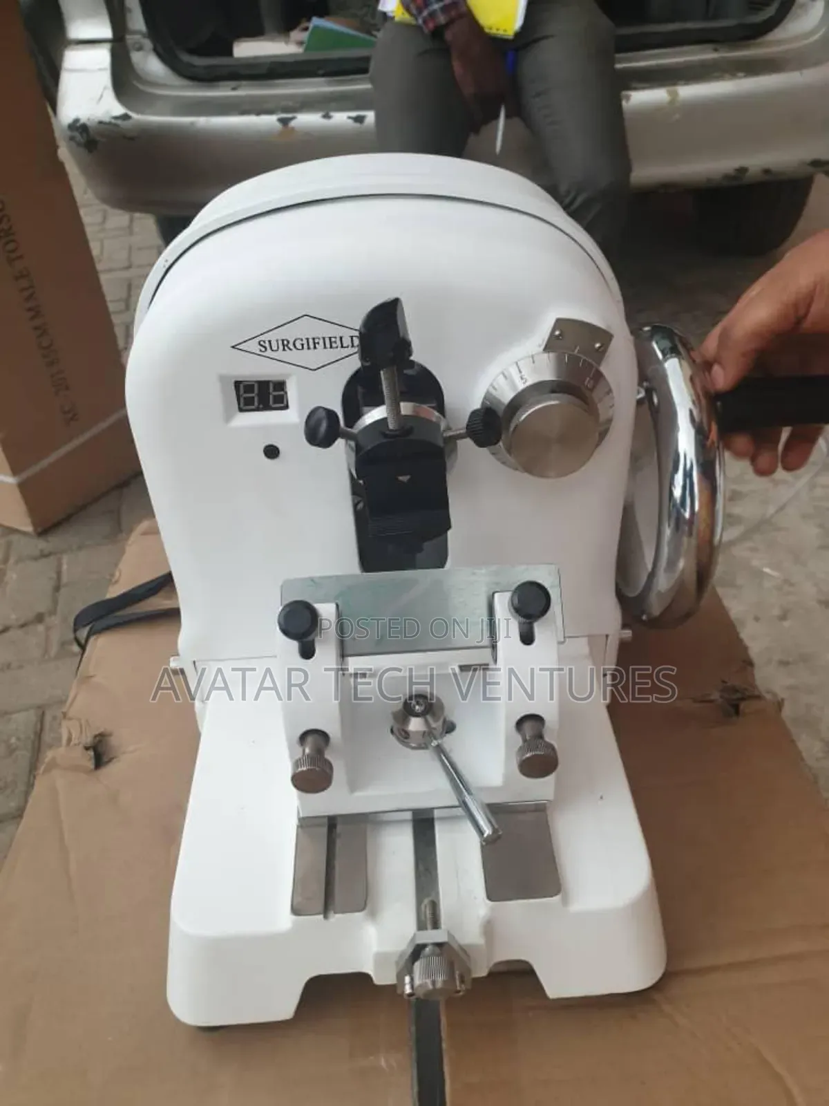 Microtome Machine