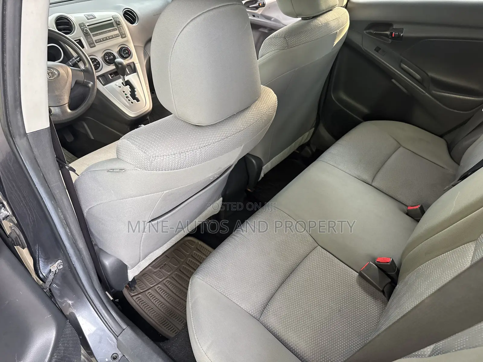 Toyota Matrix 2010 Gray