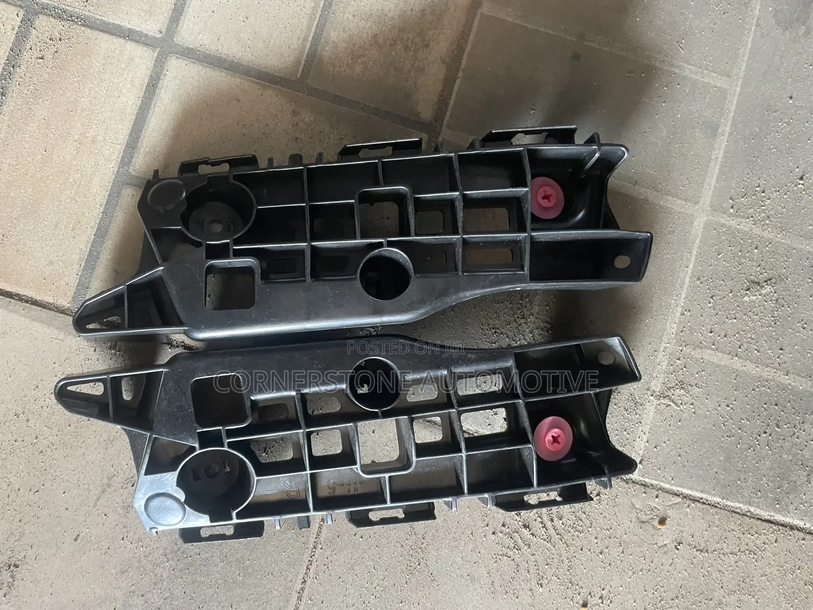 Bumper Hanger Es 350 2015