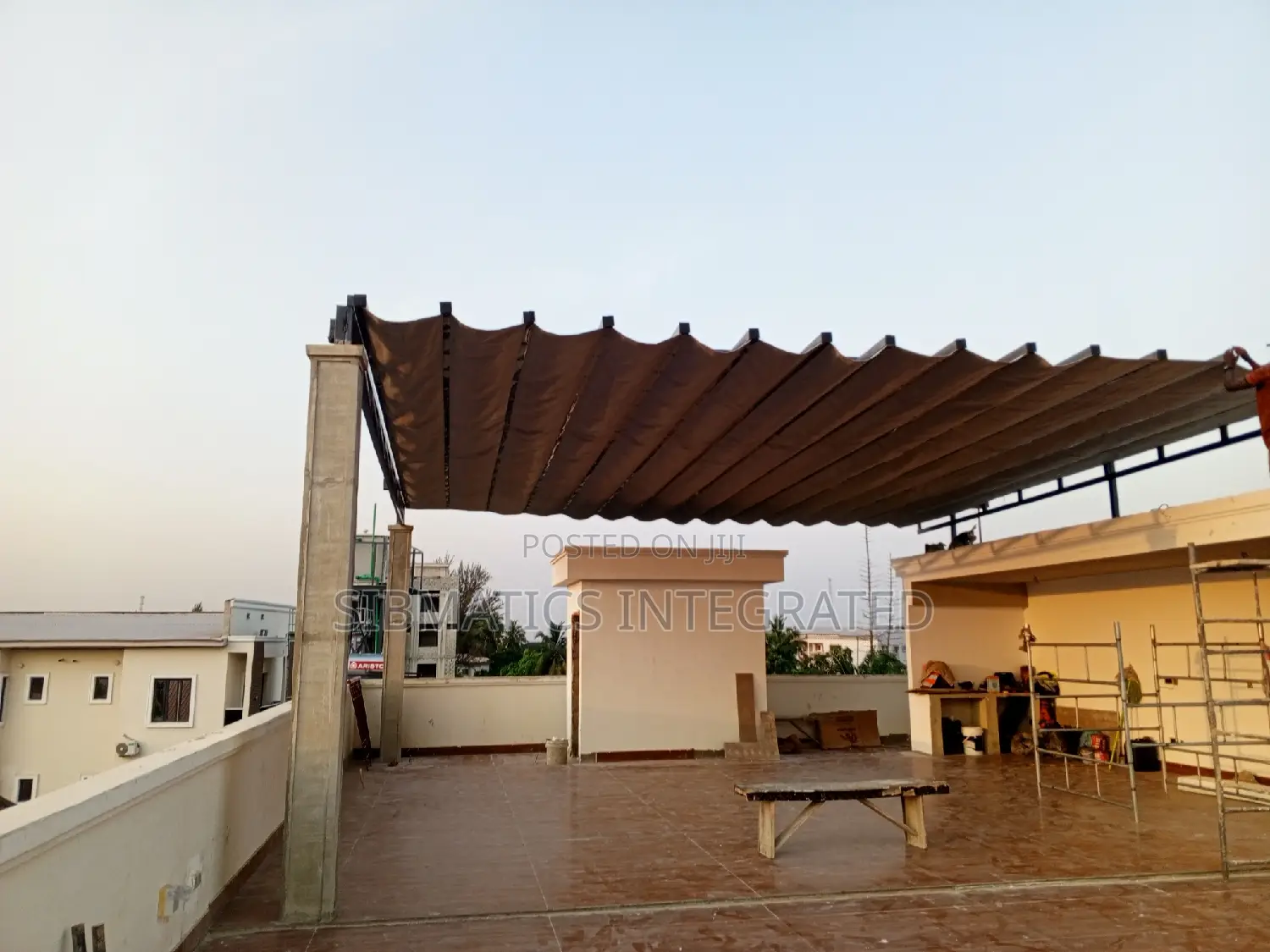 Cool Retractable Shade