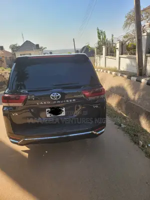 Toyota Land Cruiser 2023 Black