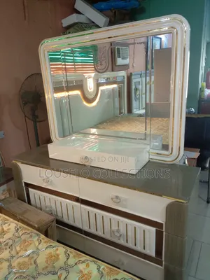 Your Quality Turkey Bed With Light and Dressing Mirror Set