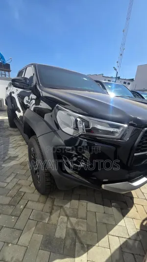 New Toyota Hilux 2024 Black