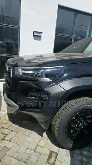 New Toyota Hilux 2024 Black