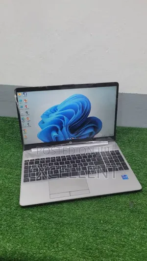 Laptop HP 250 G10 8GB Intel Core I7 SSD 256GB