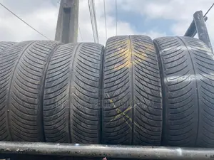 235/55/19 Michelin