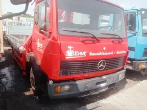 Mercedes-Benz 1999 Red