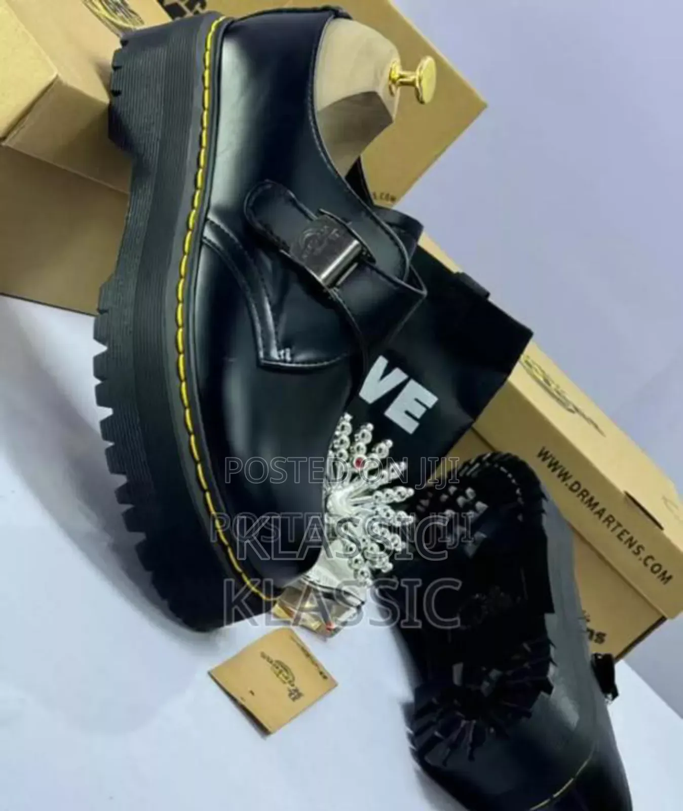 Dr Martens Classic Shoe