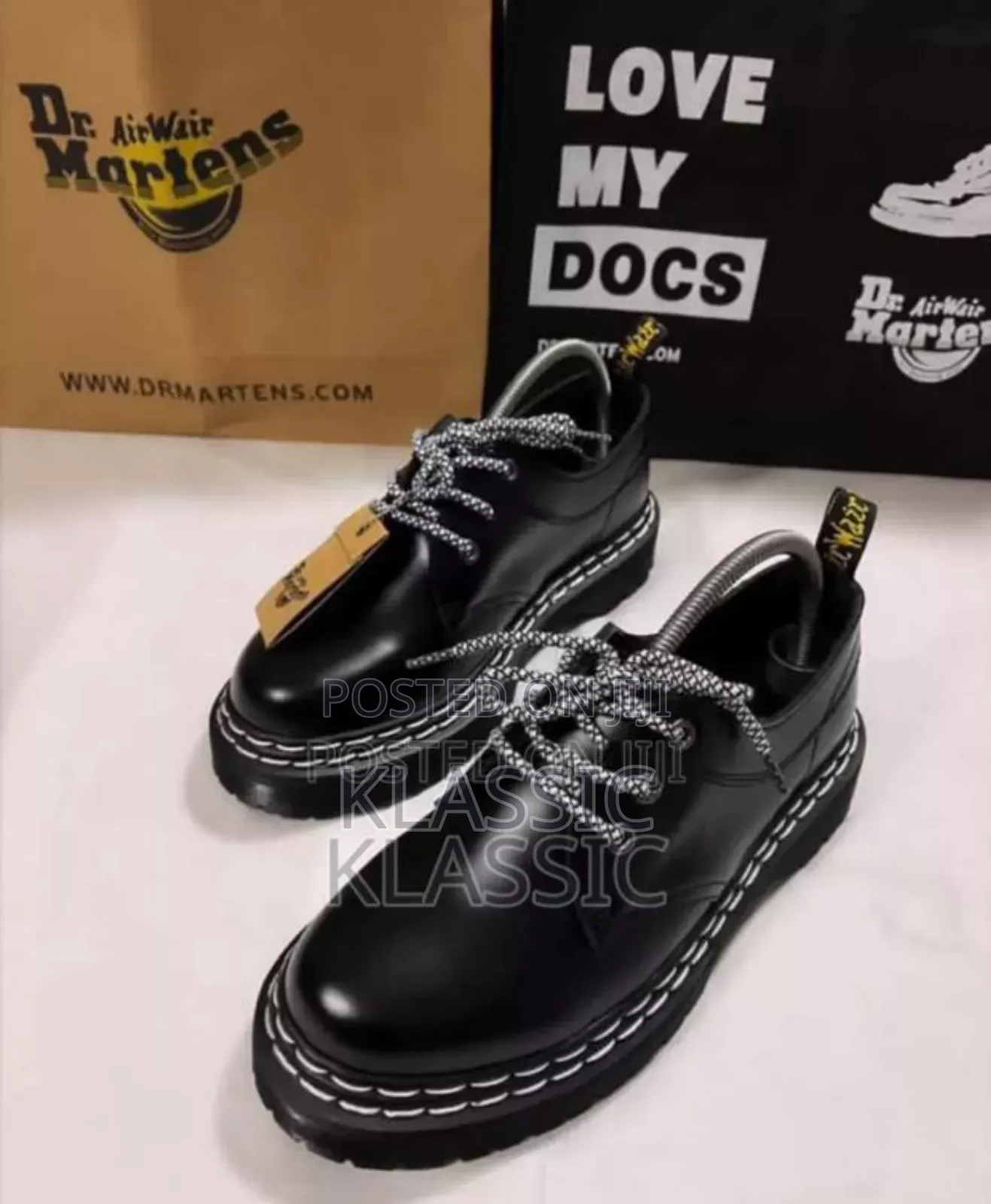 Dr Martens Classic Shoe