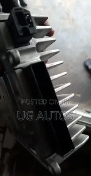 Radio Amp Mercedes Benz C300 (W204)