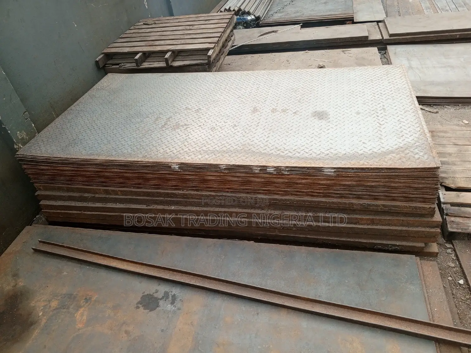 Chequred Plate 4x8x3mm