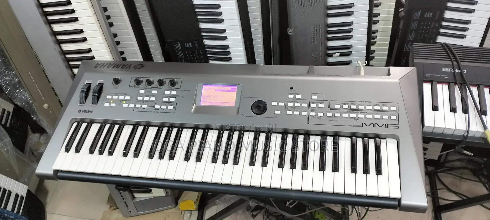 Yamaha Mm6 Digital Workstation Synthesizer Keyboard