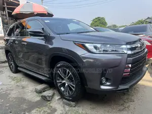 Toyota Highlander XLE 4dr SUV AWD (3.5L 6cyl 6A) 2015 Burgundy