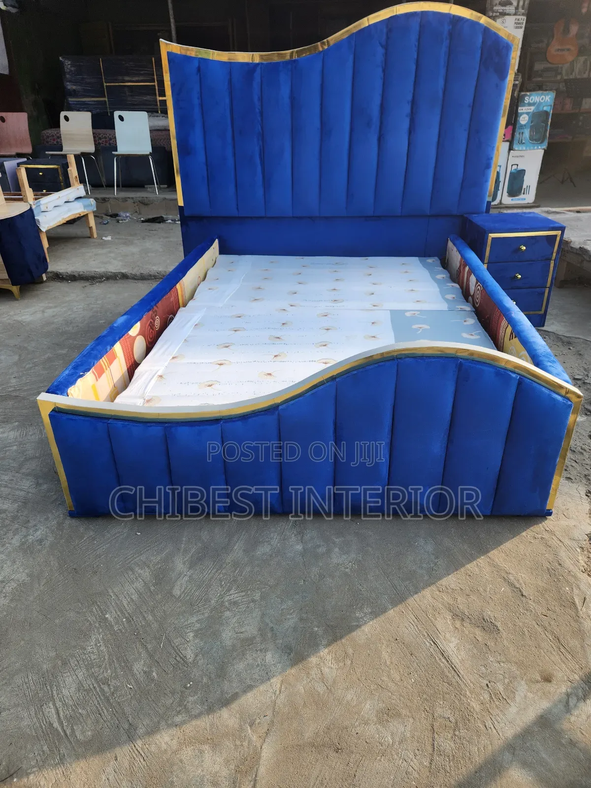 Padded 4.5by6 Bed Frame With One Bed Side