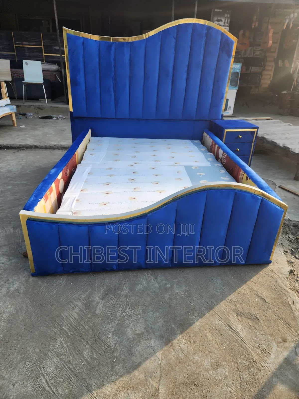 Blue Padded 4.5by6 Bed Set