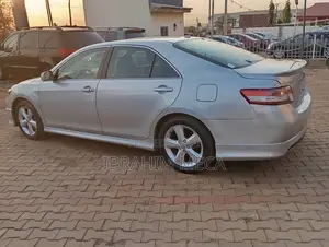 Toyota Camry 2010 Silver