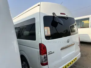 Toyota HiAce 2017 White