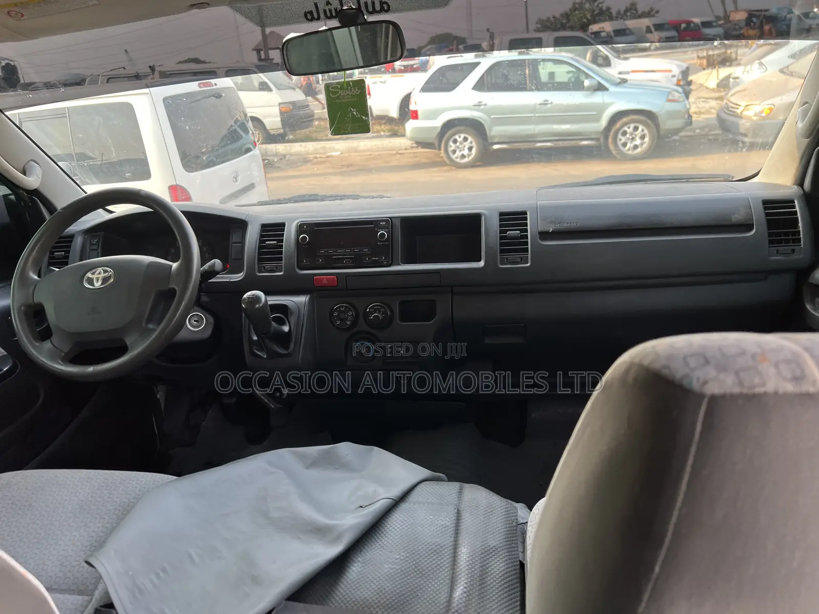 Toyota HiAce 2017 White