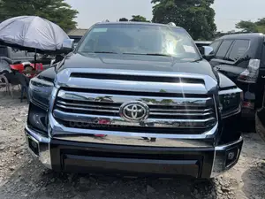 Toyota Sequoia Limited 4dr SUV 4WD (5.7L 8cyl 6A) 2015 Black