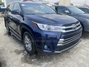 Toyota Highlander LE V6 4x4 (3.5L 6cyl 6A) 2016 Blue