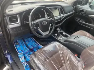 Toyota Highlander LE V6 4x4 (3.5L 6cyl 6A) 2016 Blue