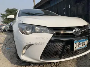 Toyota Camry 2017 White