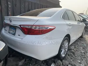 Toyota Camry 2017 White