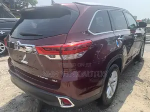 Toyota Highlander 2015 Red
