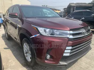 Toyota Highlander 2015 Red