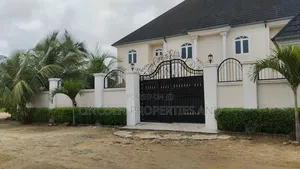 4 Units of 4 Bedrooms Duplexes for Coperate Tenant