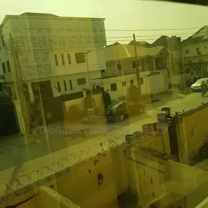 18bdrm Apartment in Osapa Londo, Lekki Phase 2 for rent
