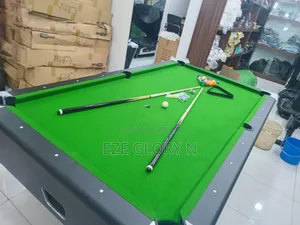 Photo - 8fit British Mable With Coin