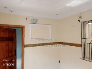 1bdrm Block of Flats in Femi Sobowale Estate, Ikorodu Garage for rent