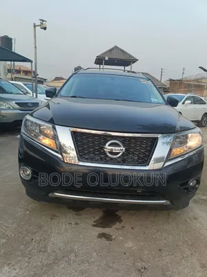Nissan Pathfinder Platinum 4dr 4x4 (3.5L 6cyl) 2016 Black