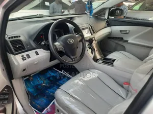 Toyota Venza V6 AWD 2011 Silver