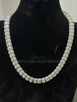 Pure Gold 750 Italy 18karat VVS Diamond
