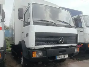 Mercedes Benz 914 Cargo Truck