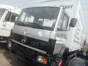 Mercedes-Benz 814 Container Body Truck