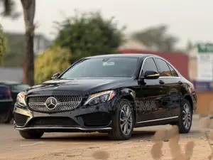 Mercedes-Benz C300 2016 Black