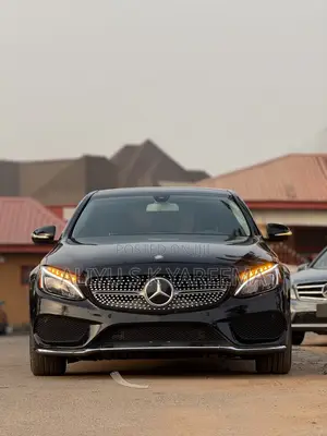 Mercedes-Benz C300 2016 Black