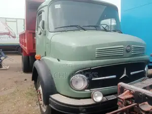 Mercedes-Benz 911 Tipping Truck